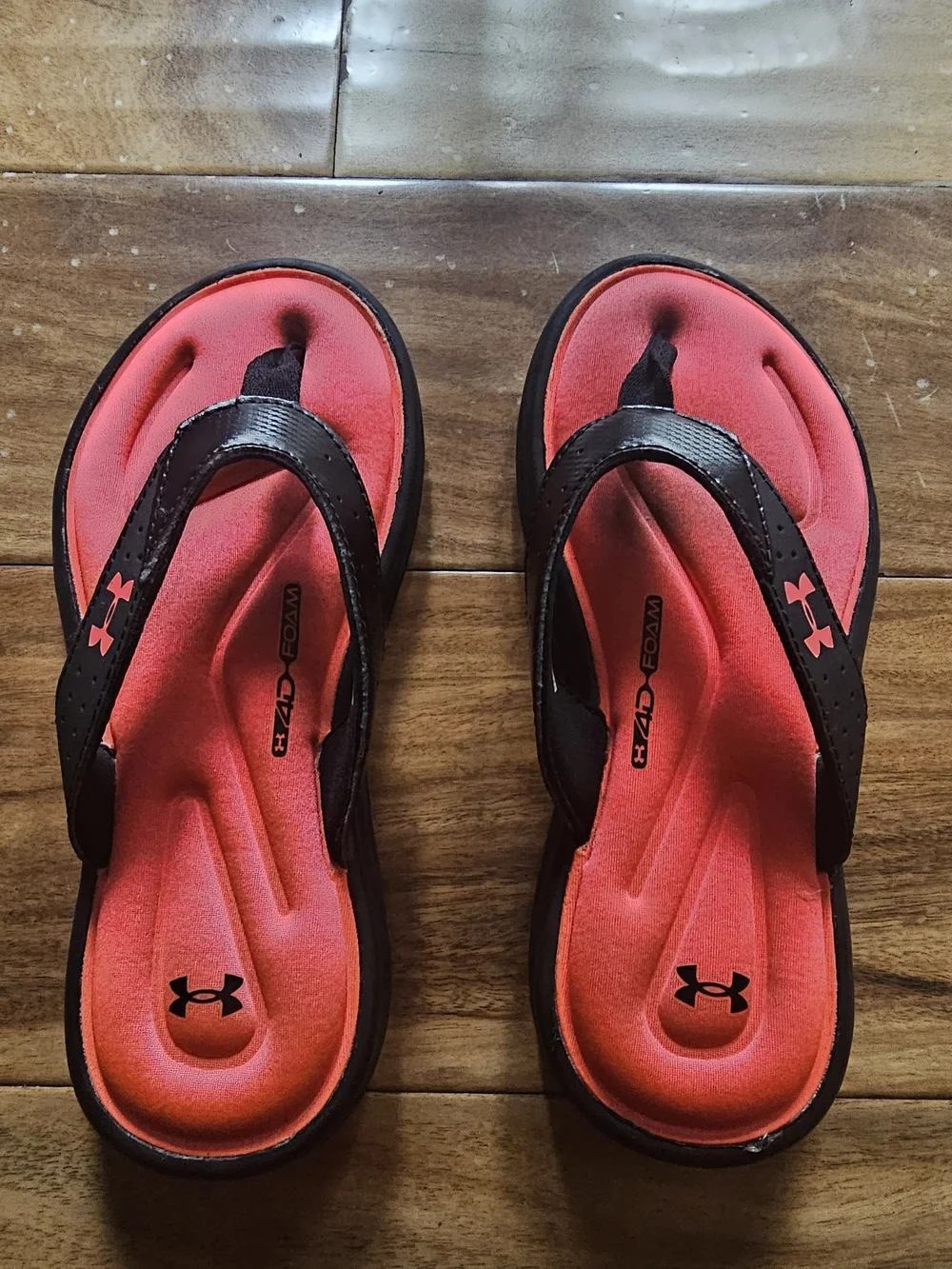 Under Armour Girls Coral and Black Memory Foam Flip Flops Size 1